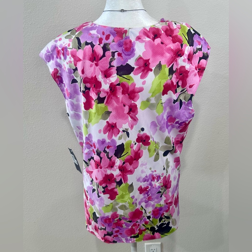 🩷”Anne Klein” NWT Multi Color Pink/Lavender Floral Cowl Neck Short Sleeve Blouse - Picture 4 of 12